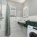 Jasne Blisko Zamku Na Wawelu W Krakowie By Renters * Краков
