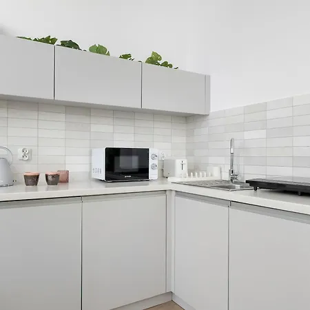Апартаменты Jasne Blisko Zamku Na Wawelu W Krakowie By Renters *