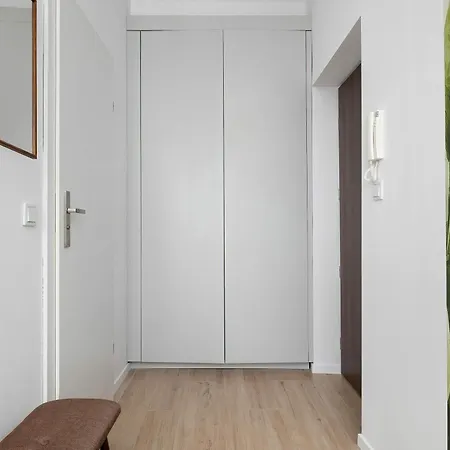 Apartment Jasne Blisko Zamku Na Wawelu W Krakowie By Renters Krakau